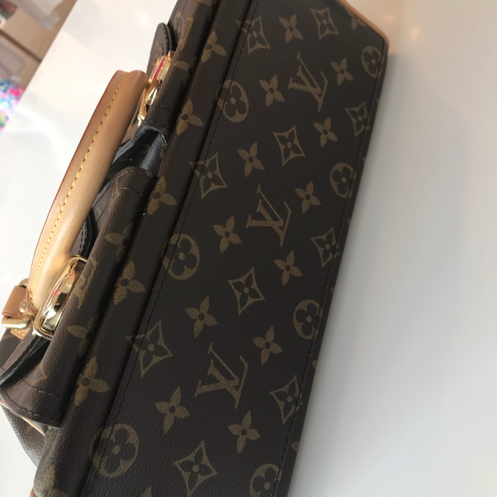 Louis Vuitton Monogram Manhattan PM - Picture 4 of 8
